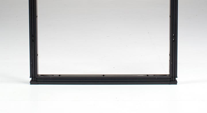 Horizontals - The Luban horizontals are 5cm square and can be placed interchangeably top and bottom and are available in four different lengths: 89,8cm; 40cm; 28cm and 25cm. Horizontals - The Luban horizontals are 5cm square and can be placed interchangeably top and bottom and are available in four different lengths: 89,8cm; 40cm; 28cm and 25cm.